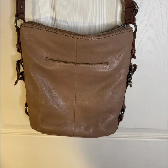 The Sak Tan Leather Crossbody Bag - Picture 3 of 11